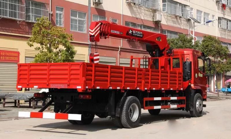 程力一體化多功能隨車(chē)吊及新規(guī)轎運(yùn)車(chē)盛大上市