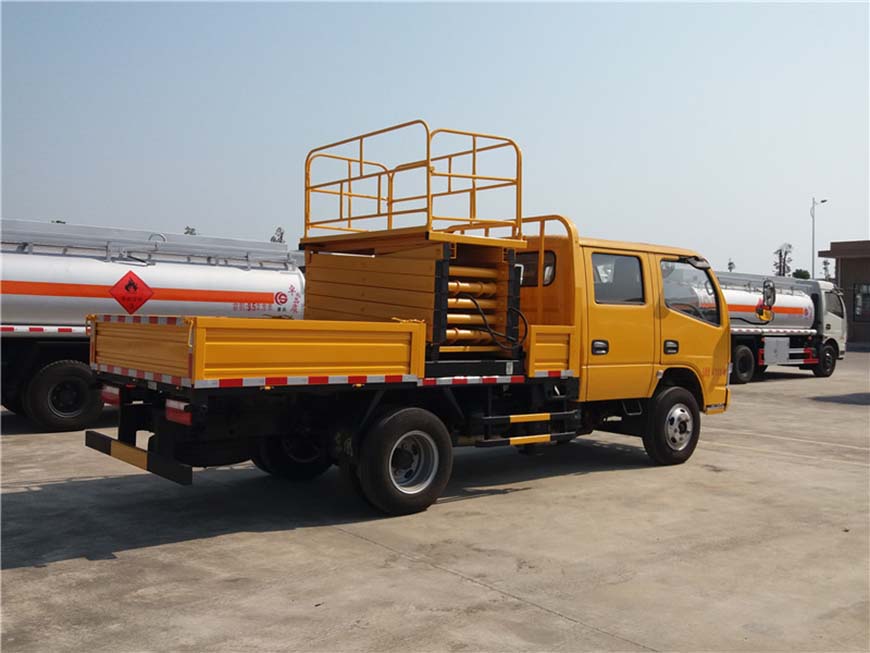 東風(fēng)8米、10米升降平臺(tái)車