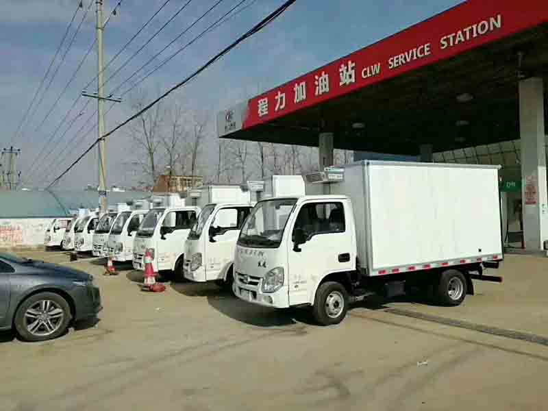 程力冷藏車專業(yè)廠8臺(tái)冷藏車齊發(fā)